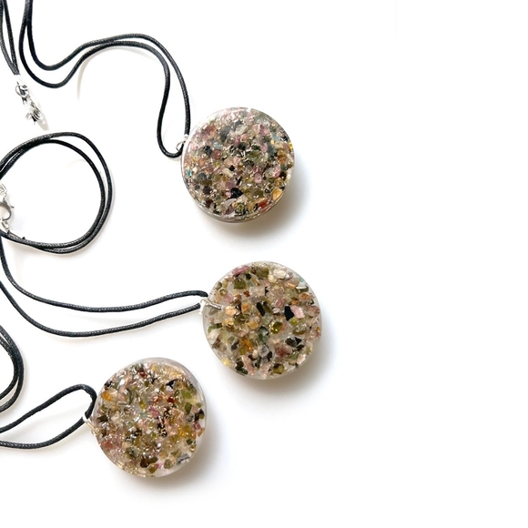 Orgone Multi Stone Disk Necklace - Picture 3 of 3